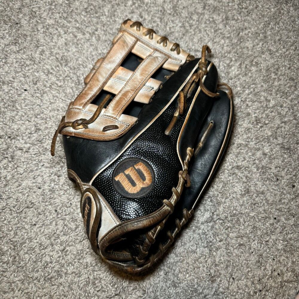 Wilson A2000 FP1275 Pro Stock Glove Fast Pitch Softball 12.75 Right Hand Throw